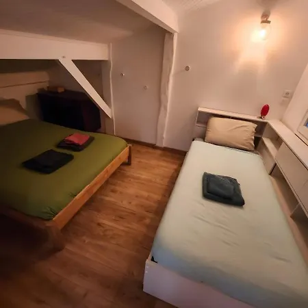 16 Personnes A 50m Sud Holiday home