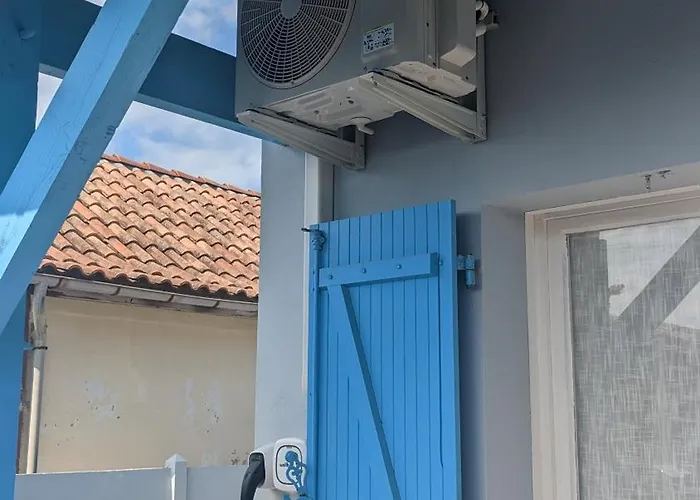 16 Personnes A 50m Sud 度假居 *